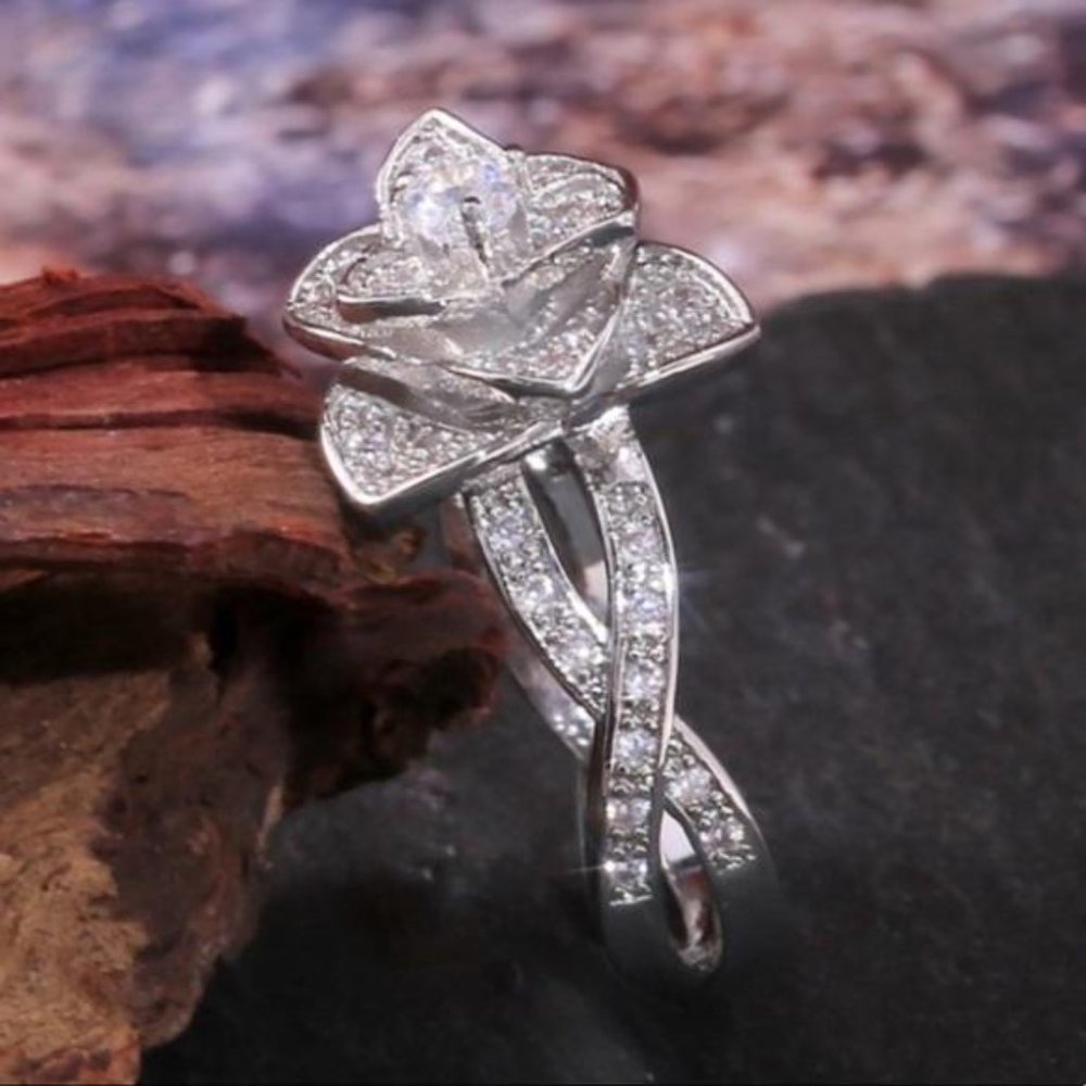 NEW 925 STERLING SILVER DIAMOND HALO RING, CUTE RING, SHINY RING. - Picture 3 of 7